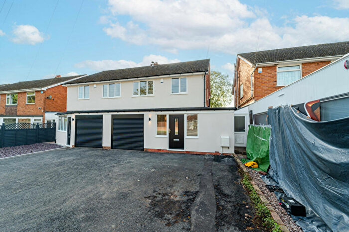 3 Bedroom Semi-Detached House To Rent In Malthouse Lane, Earlswood, B94