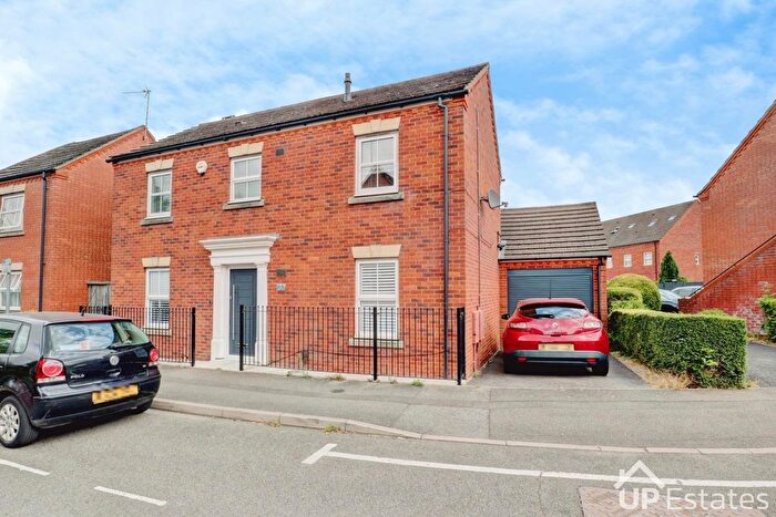 3 Bedroom Detached House To Rent In Clarkson Close, Nuneaton, CV11