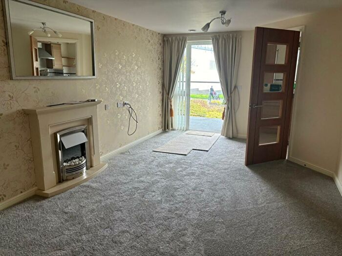 1 Bedroom Flat To Rent In Foxes Road, Newport, PO30