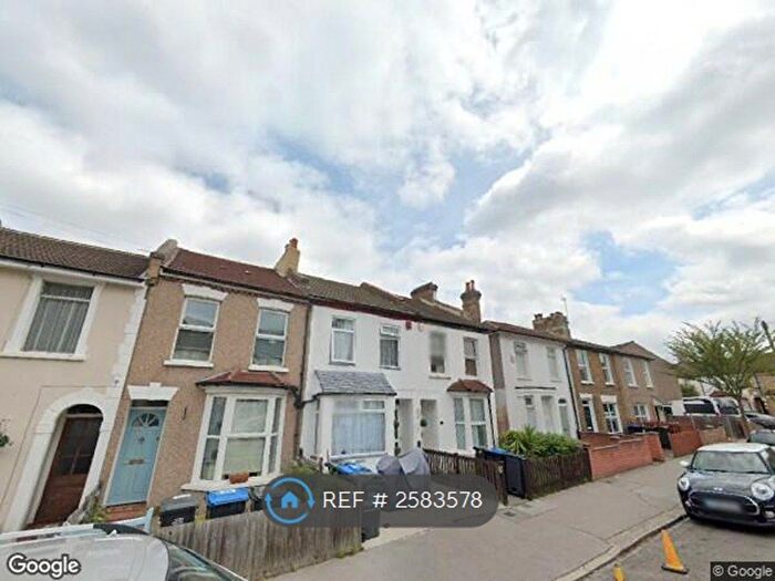 2 Bedroom Terraced House To Rent In Cobden Road, London, SE25