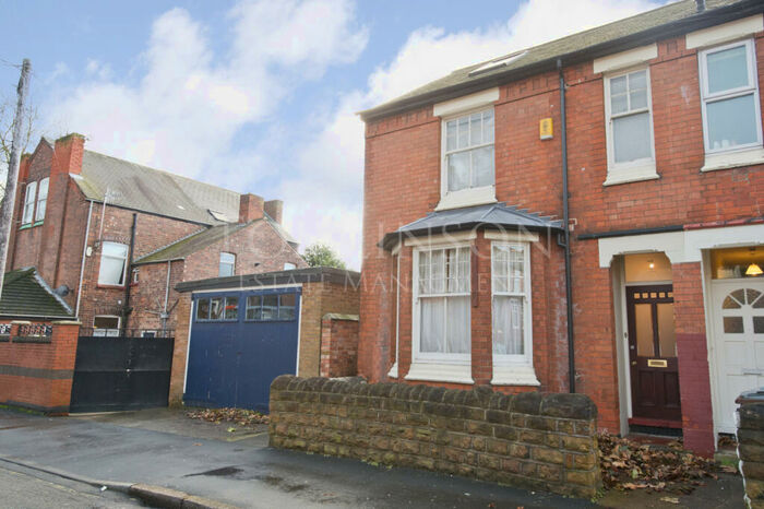 7 Bedroom End Of Terrace House To Rent In Bute Avenue, Lenton, Nottingham, NG7