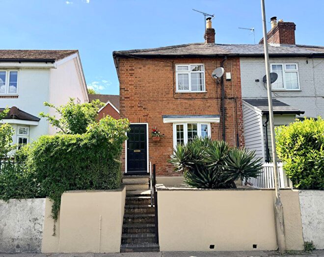 2 Bedroom End Of Terrace House For Sale In Wooburn Green - Beautiful Spacious Cottage, HP10
