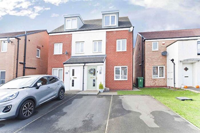 3 Bedroom Semi-Detached House For Sale In Rosebay Close, Hartlepool, TS26