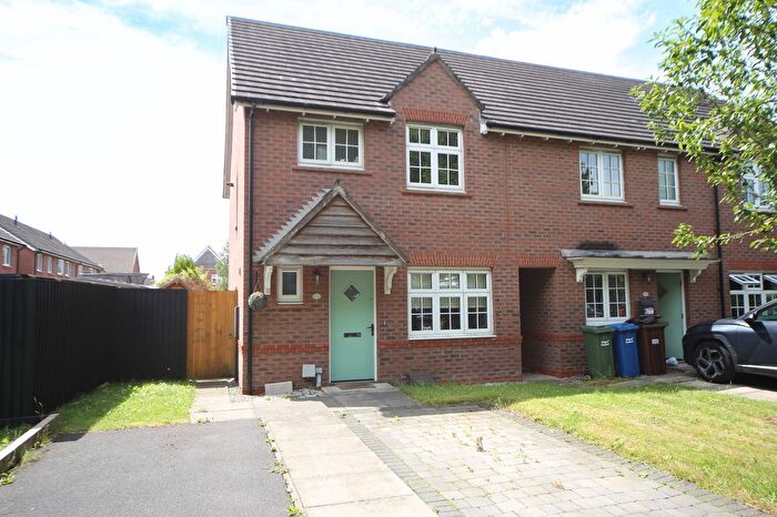 3 Bedroom Semi-Detached House For Sale In Chancery Close, Wigan, WN5