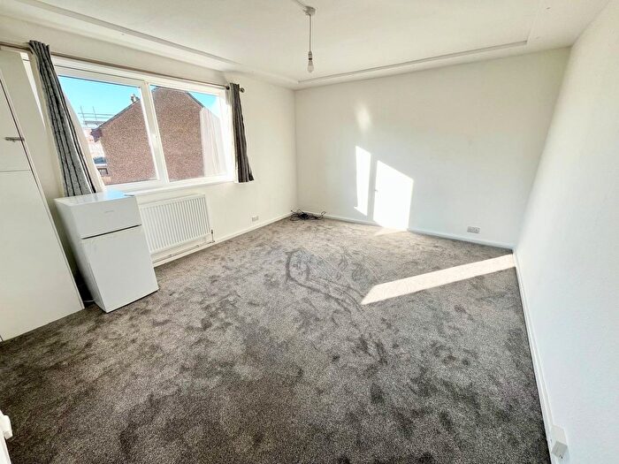 1 Bedroom Flat To Rent In Feltham Hill Road, Ashford, TW15