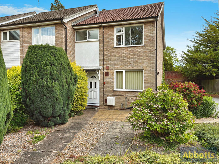 2 Bedroom House To Rent In Pickwick Cresent, IP33