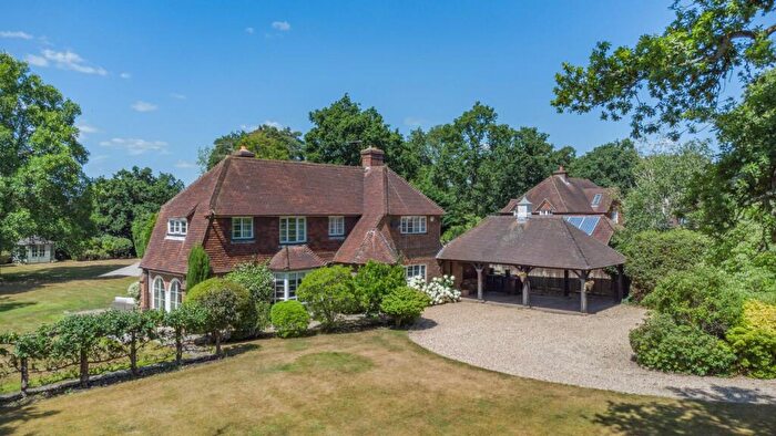 4 Bedroom Detached House For Sale In Stoneyfields, Farnham, Surrey, GU9