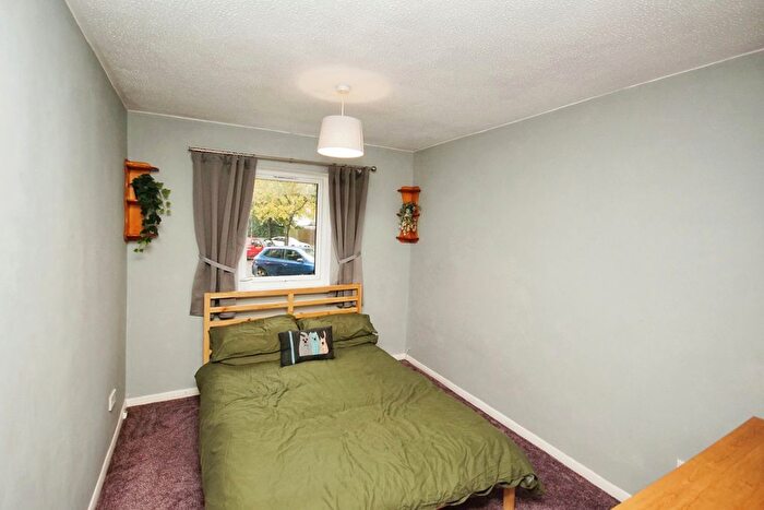 1 Bedroom Flat For Sale In Haythorne Court, Marina Gardens, Fishponds, Bristol, BS16
