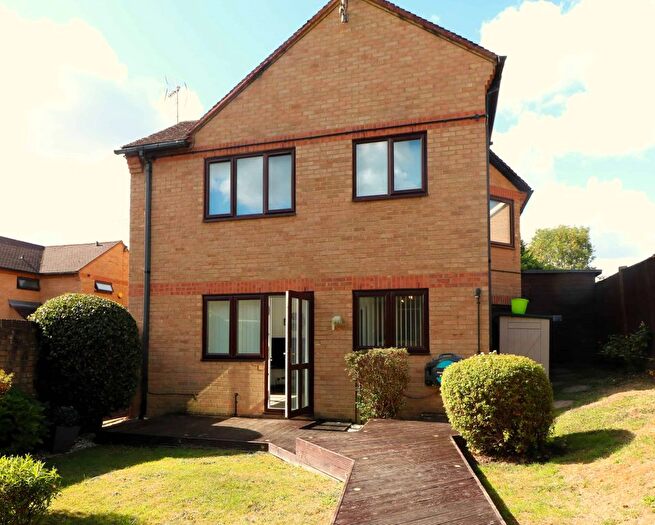 1 Bedroom Flat To Rent In Hornbeams Rise, London, N11