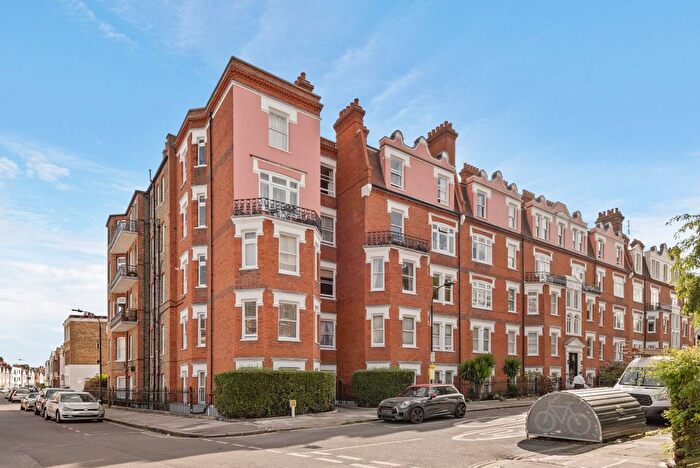 2 Bedroom Flat To Rent In Waldemar Avenue Mansions, Waldemar Avenue, SW6