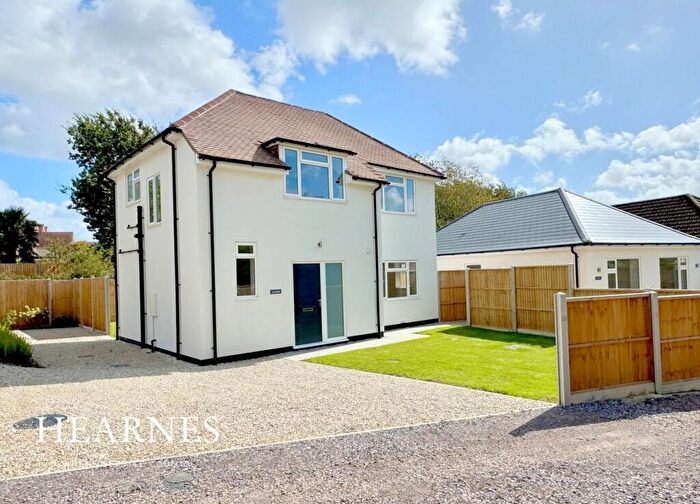 3 Bedroom Detached House For Sale In The Crossways, Upton, Poole, BH16