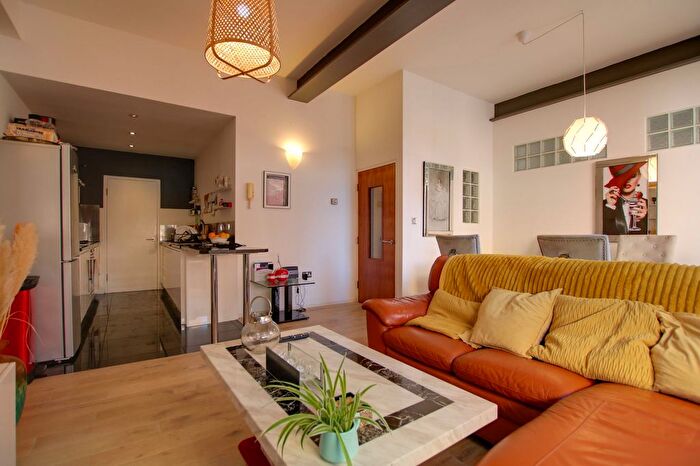 3 Bedroom Flat For Sale In Charles Street, Leicester, LE1