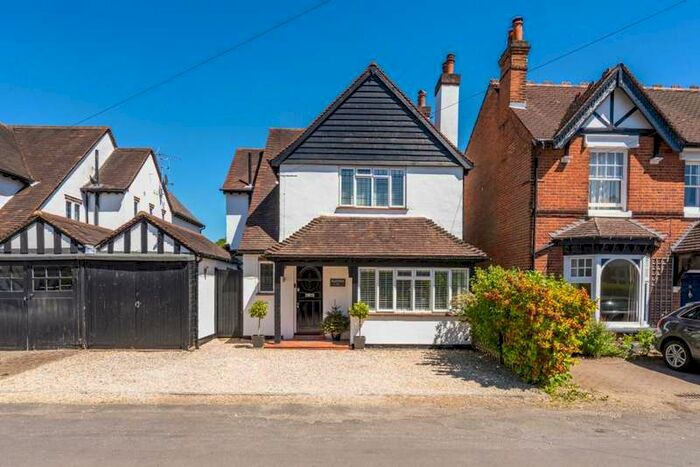 4 Bedroom Detached House To Rent In The Greenway, Chalfont St. Peter, Gerrards Cross, Buckinghamshire, SL9
