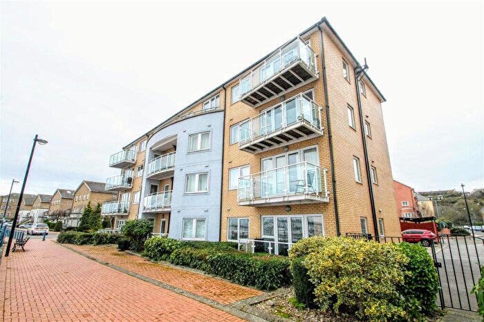 2 Bedroom Apartment For Sale In Marconi Avenue, Penarth, CF64