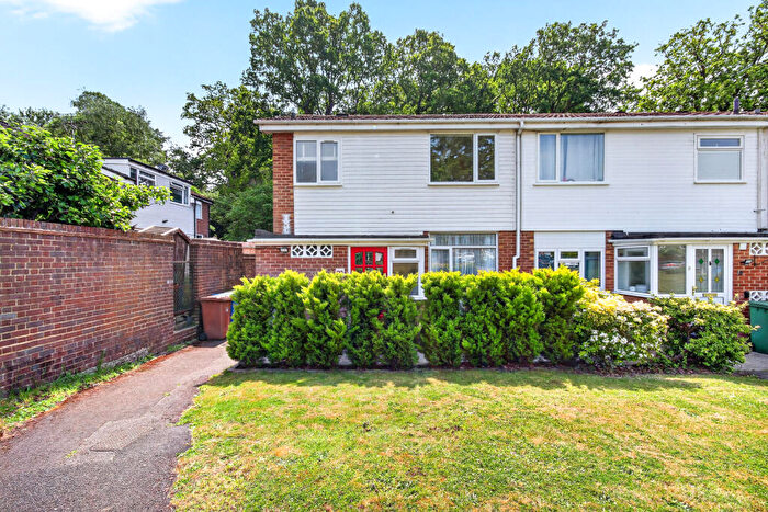3 Bedroom End Of Terrace House For Sale In Cedar Drive, Bracknell, RG42