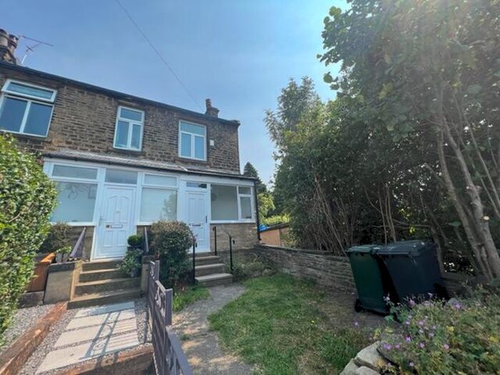 2 Bedroom Terraced House To Rent In A Oak Bank Shipley, BD18