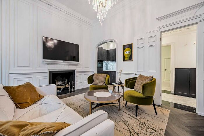 1 Bedroom Flat To Rent In Pont Street, Knightsbridge, London, SW1X