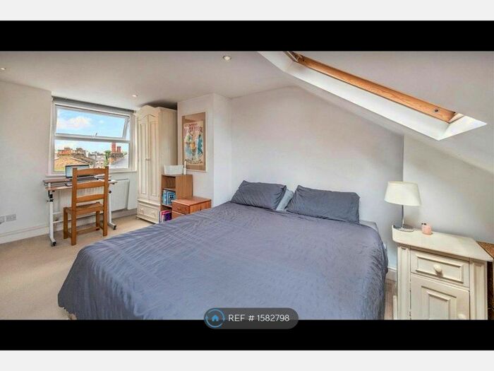 4 Bedroom Flat To Rent In London, London, SW15