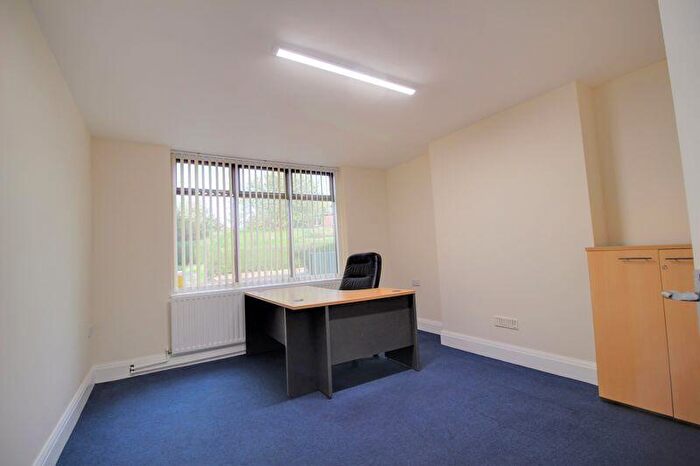 Detached House To Rent In Bramcote Avenue, Beeston, NG9