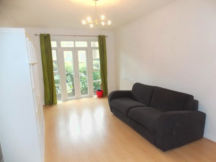 1 Bedroom Flat To Rent In Empire Wharf Old Ford Road, London, E3