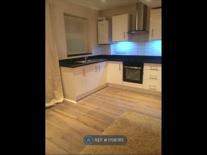 2 Bedroom Flat To Rent In South Wimbledon/Colliers Wood, Wimbledon / Colliers Wood, SW19