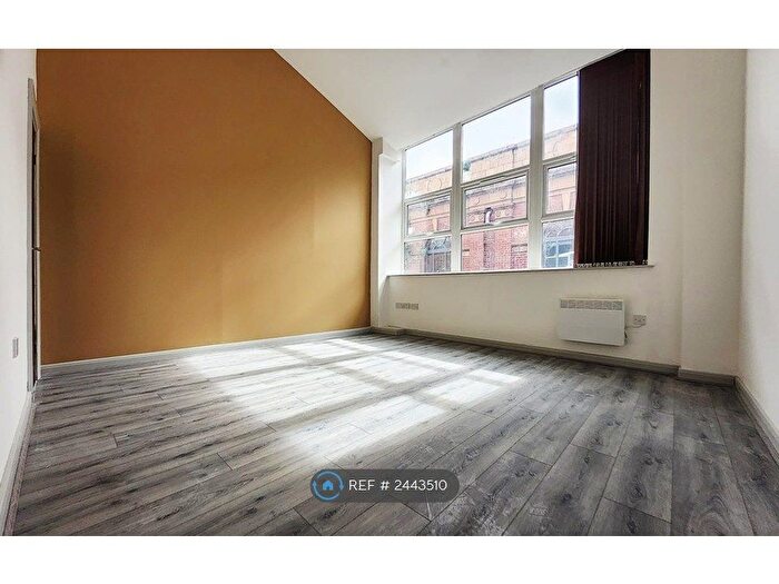 1 Bedroom Flat To Rent In Drake Street, Rochdale, OL16