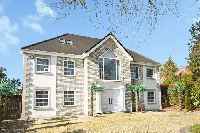 6 Bedroom Detached House For Sale In Heronway, Hutton, Brentwood, CM13