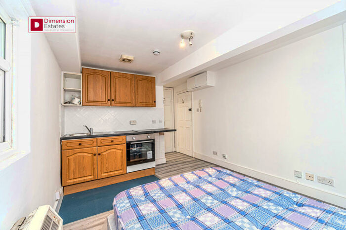 Flat To Rent In Rockville Court, Brooke Road, Clapton, London, E5