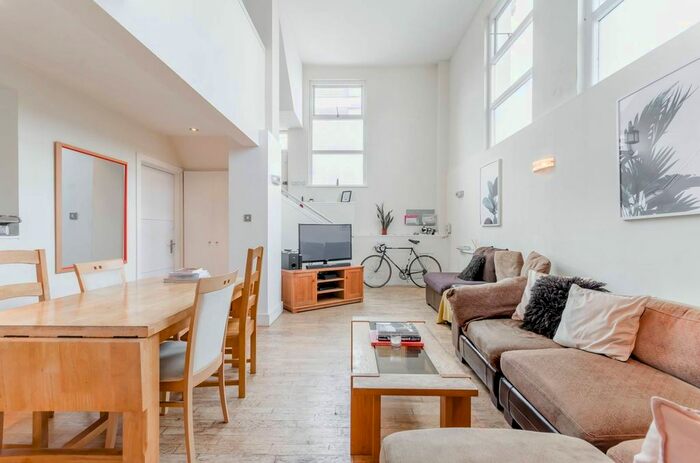 3 Bedroom Flat To Rent In Merton Road, Wandsworth, London, SW18