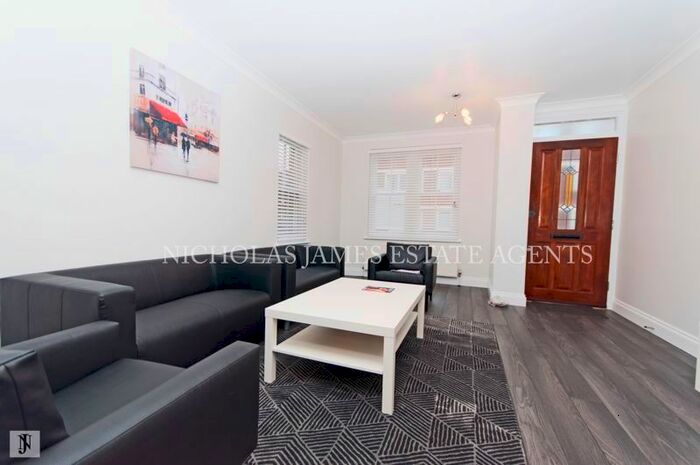 2 Bedroom Terraced House To Rent In Boyton Road, Hornsey, N8