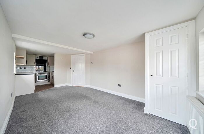 1 Bedroom Flat For Sale In London Road, Teynham, Sittingbourne, Kent, ME9