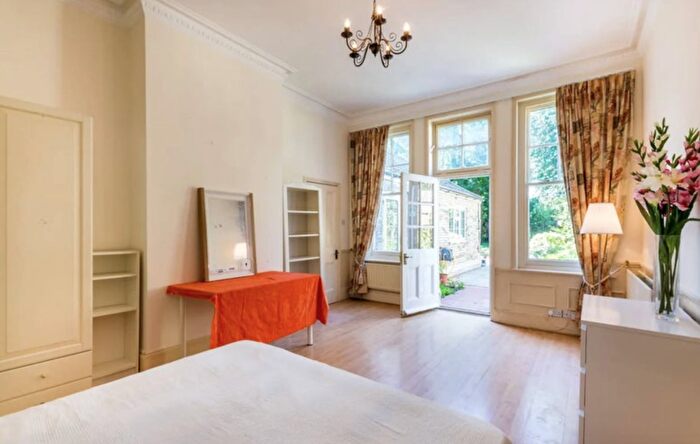2 Bedroom Flat To Rent In Dartmouth Road, London, NW2