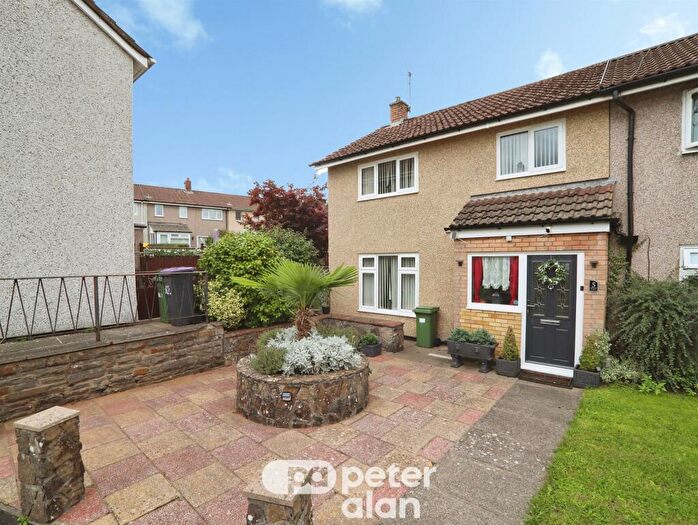 3 Bedroom Semi-Detached House For Sale In Liswerry Close, Llanyravon, Cwmbran, NP44