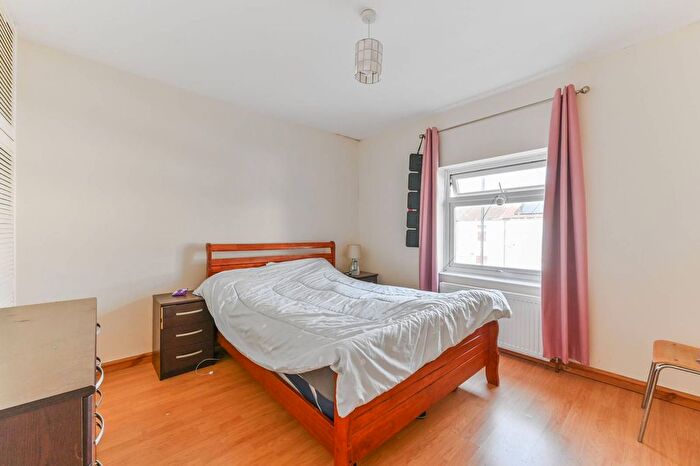 2 Bedroom Property To Rent In Addington Road, Croydon, CR0