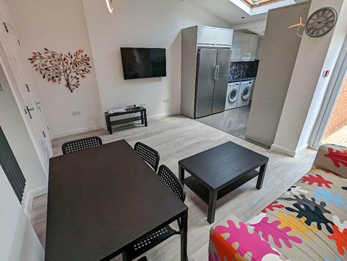 1 Bedroom Terraced House To Rent In Palmer Park Avenue, Berkshire, Reading, RG6