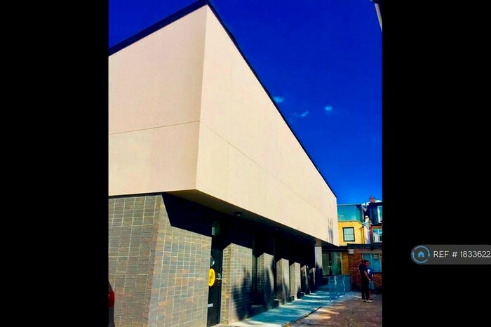 2 Bedroom Detached House To Rent In Vale End, London, SE22