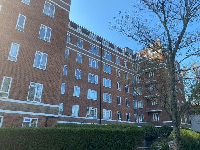 3 Bedroom Flat To Rent In Rutland Court, New Church Road, Hove, BN3