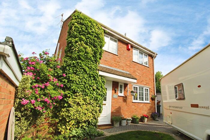 3 Bedroom Detached House For Sale In Cloverlands, Swindon, SN25