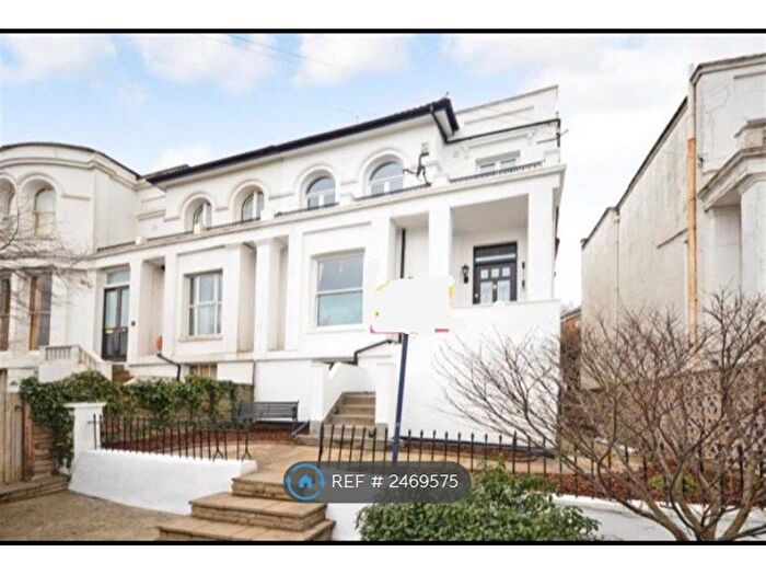 3 Bedroom Semi-Detached House To Rent In Parrock Road, Gravesend, DA12