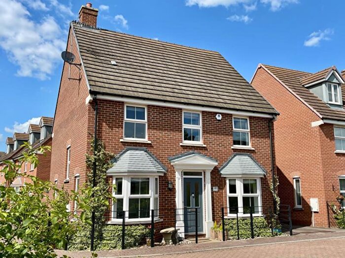 4 Bedroom Detached House To Rent In Drayhorse Crescent, Woburn Sands, MK17