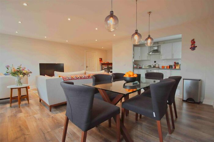 2 Bedroom Flat To Rent In Coleridge Way, Borehamwood, WD6