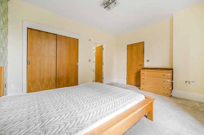 2 Bedroom Apartment To Rent In Kings Road, Reading, Berkshire, RG1