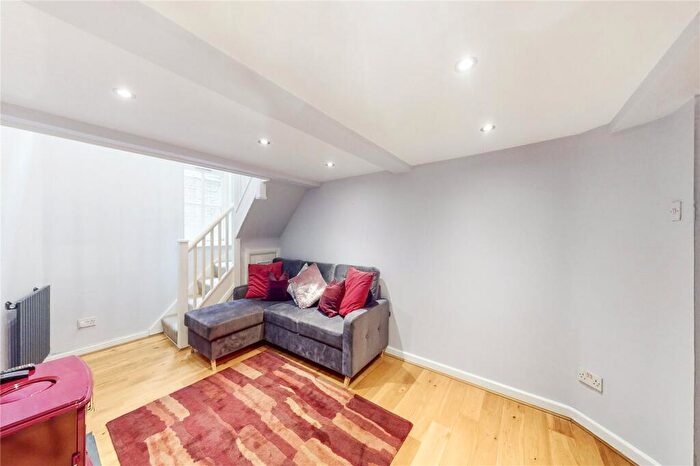 1 Bedroom Apartment To Rent In Imperial Hall, EC1V