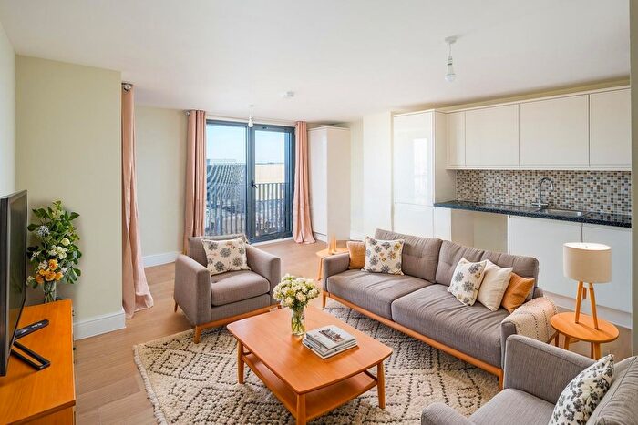 1 Bedroom Flat To Rent In (th Floor Flat) Charter House, High Road, IG1