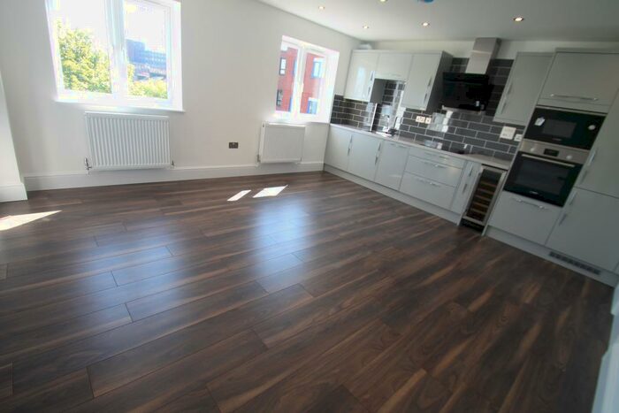 3 Bedroom Apartment To Rent In Napier Road, Luton, LU1