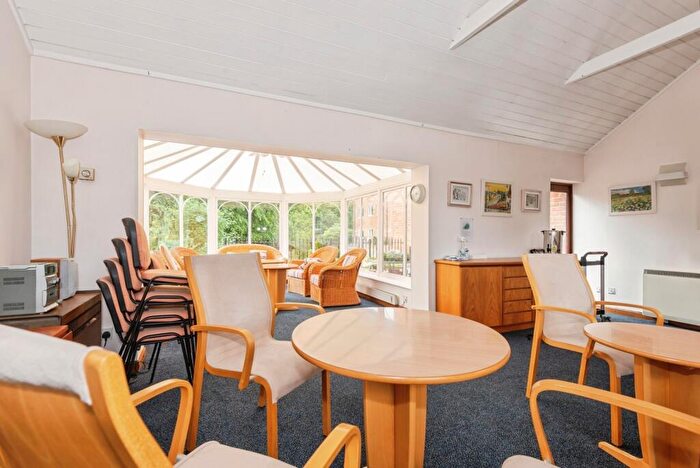 1 Bedroom Flat For Sale In Holly Court, Belmont Road, Leatherhead, Surrey, KT22