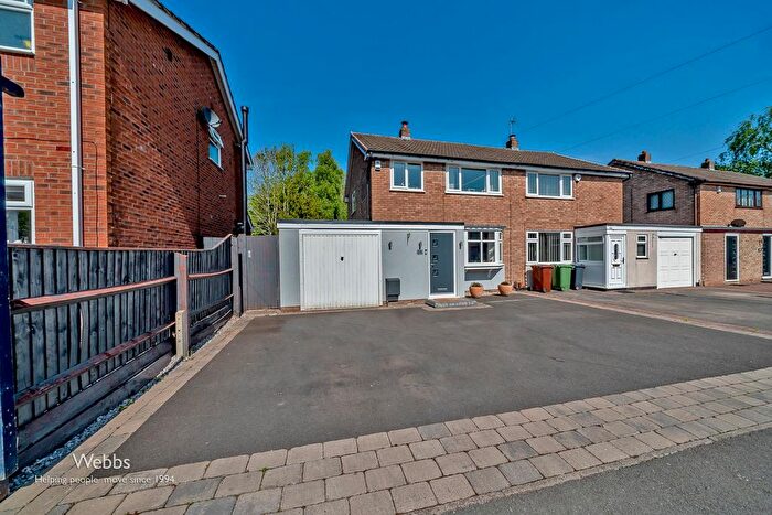 3 Bedroom Semi-Detached House For Sale In St Johns Road, Pelsall, Walsall, WS3
