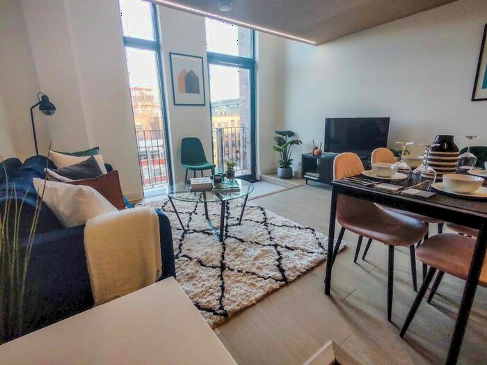 2 Bedroom Apartment To Rent In Sky Gardens, Castlefield, M15