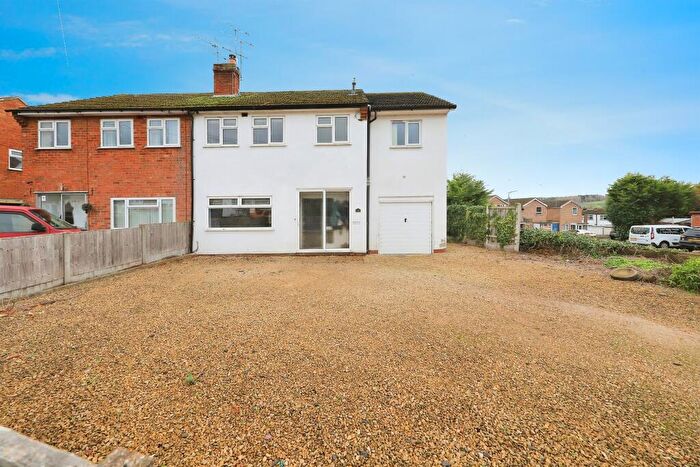 4 Bedroom Semi Detached House For Sale In Chesshire Avenue, Stourport-On-Severn, DY13