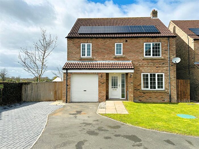 3 Bedroom Detached House For Sale In Park Avenue, Barlow, Selby, YO8